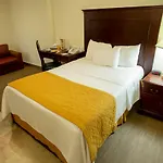 Hotel Plaza Calzada