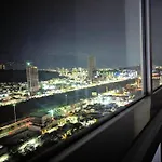 Stylish Panoramic Views City Loft
