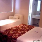 Hotel 402