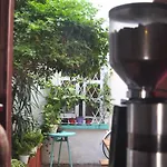 Amatle Cafe Organico & Hostel