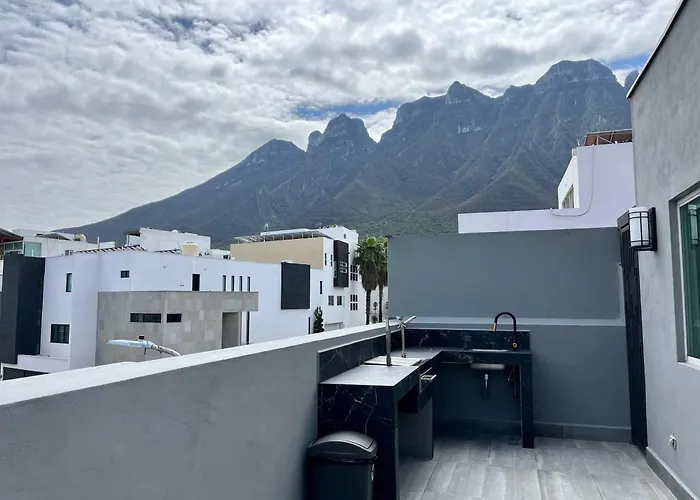 Amplia Casa De 5 Habitaciones, Estilo, Confort Y Diseno Unico Garantizados