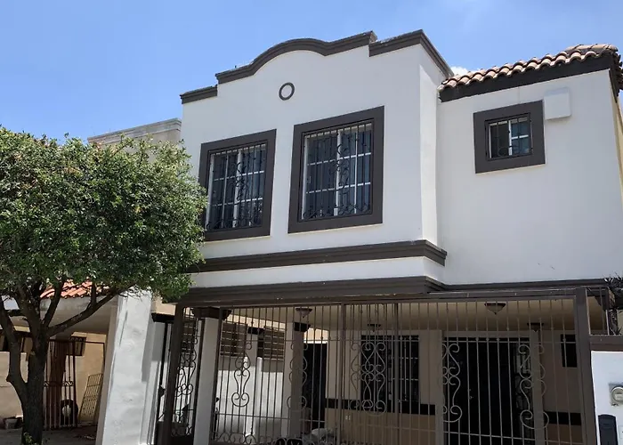 Spacious 4-Bedroom House In Beautiful Ciudad General Escobedo With Wifi, Ac