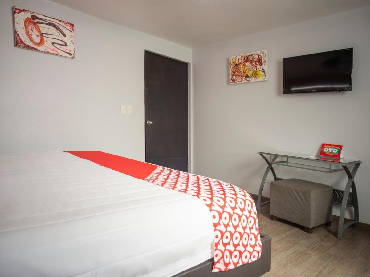 Adhoc Express Hotel 2*
