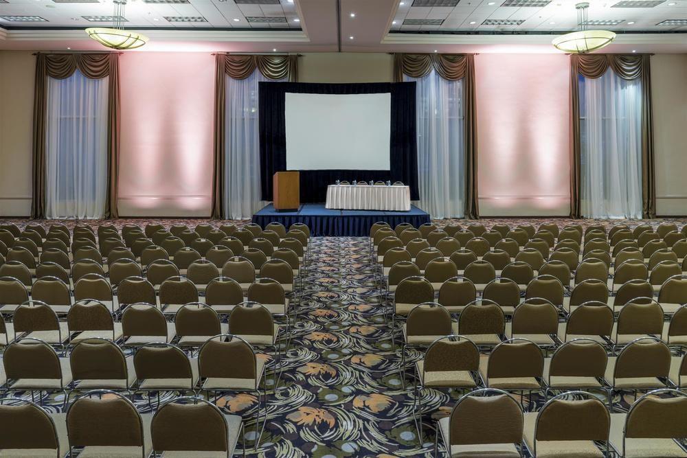 Hotel Four Points By Sheraton Galerias 5*