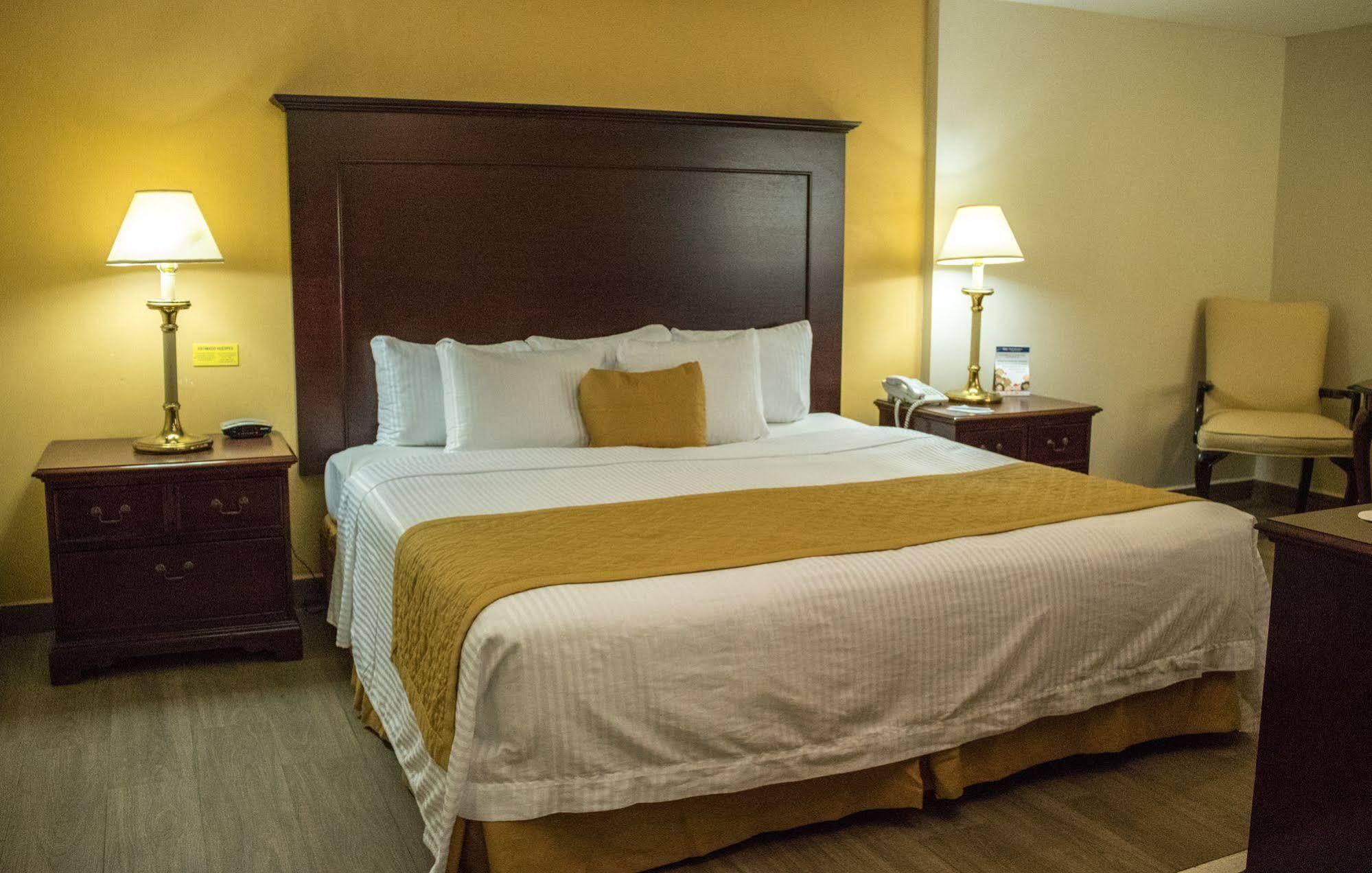 Plaza Calzada Hotel