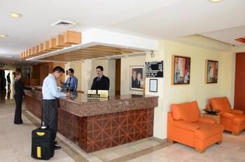 Plaza Calzada 3* Monterrey