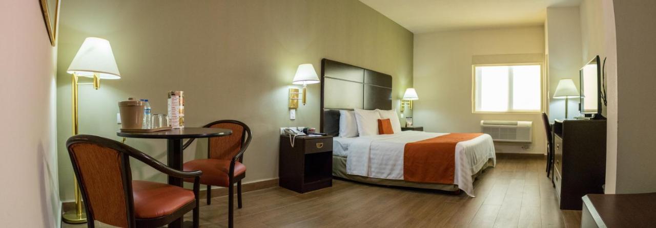 Plaza Calzada Hotel