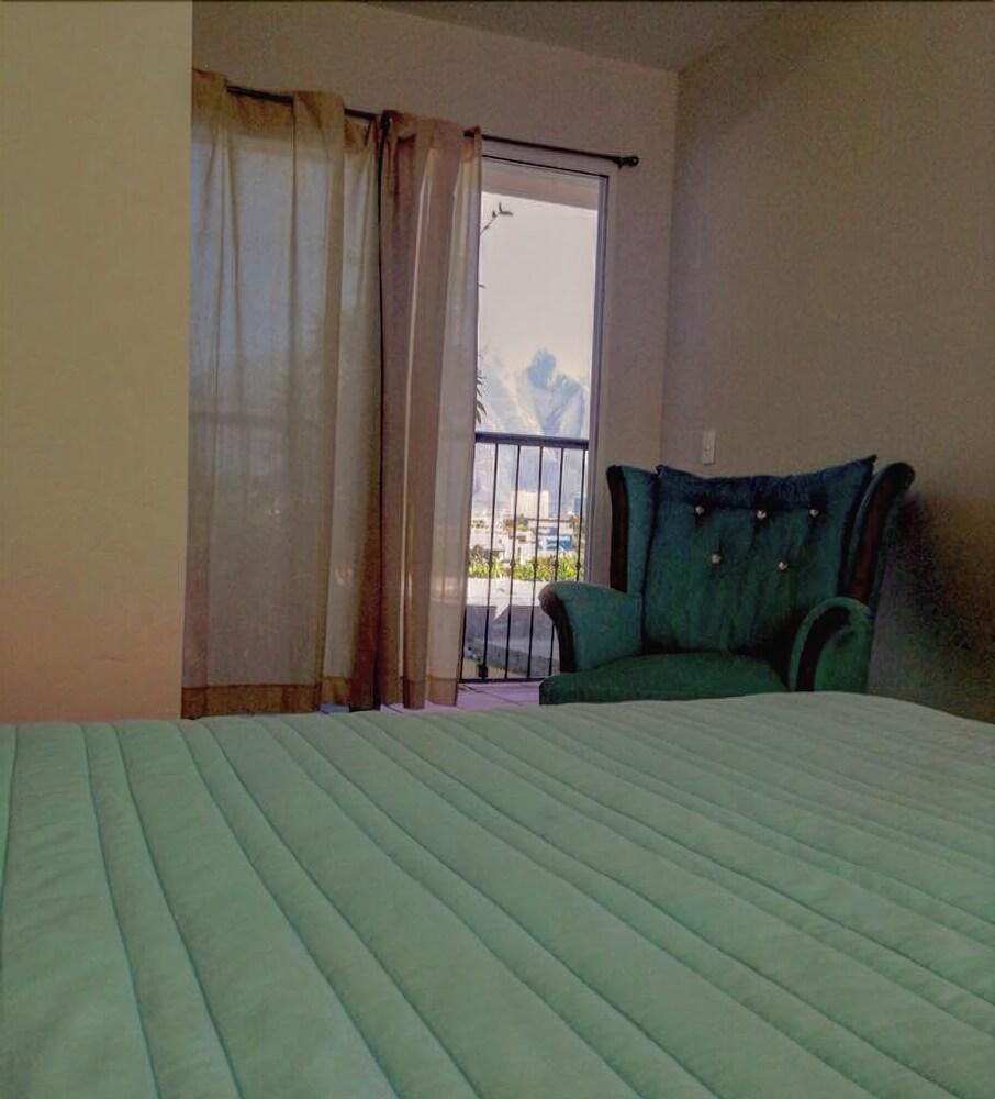 La Casa Del Barrio 2*