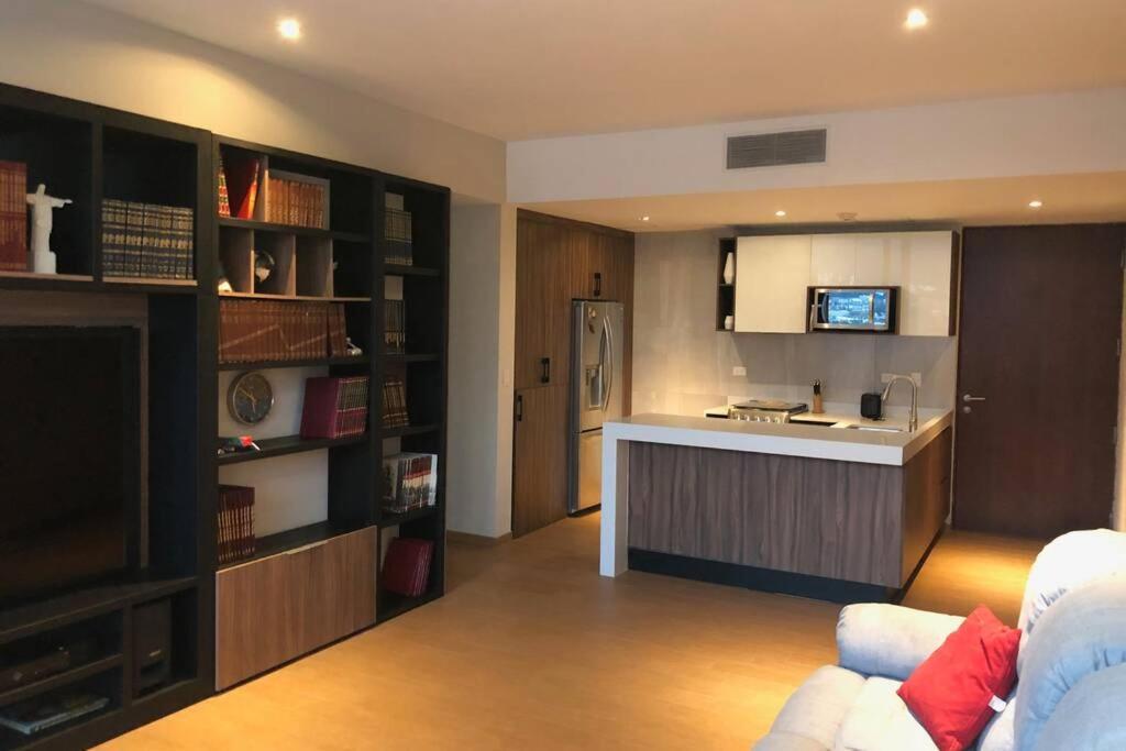 Departamento Exclusivo En San Pedro Garza Garcia Frente A Fashion Drive Apartamento
