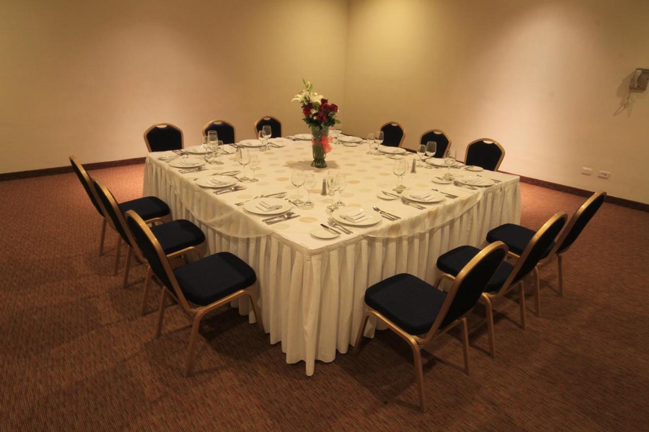 Hotel Crowne Plaza Aeropuerto, An Ihg 5*