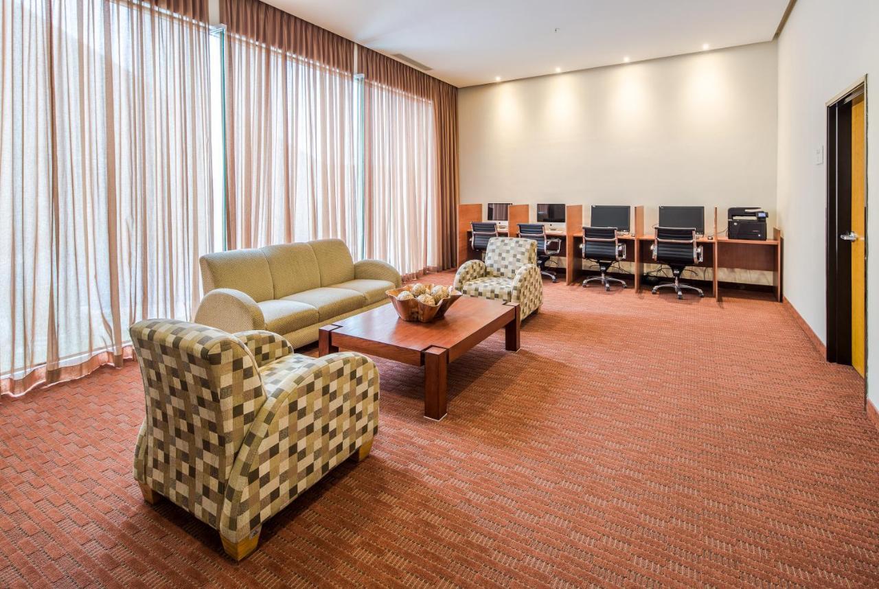 Crowne Plaza Aeropuerto, An Ihg 5*