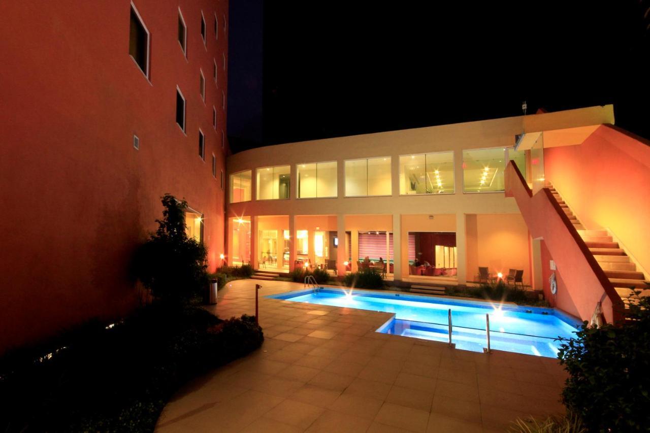 Hotel Crowne Plaza Aeropuerto, An Ihg