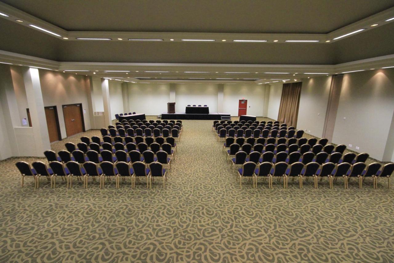 Hotel Crowne Plaza Aeropuerto, An Ihg 5*