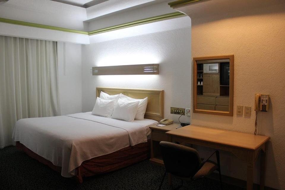 Macroplaza 4* Monterrey