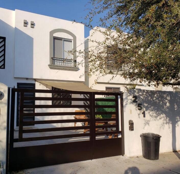 Comfortable And Private House 2 Bedrooms Wifi Parking Free *