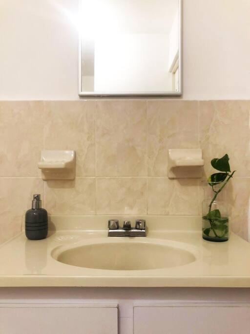 Comfortable And Private House 2 Bedrooms Wifi Parking Free *