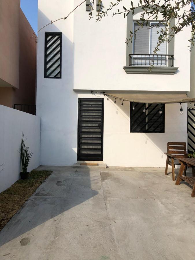 Comfortable And Private House 2 Bedrooms Wifi Parking Free Сasa de vacaciones *