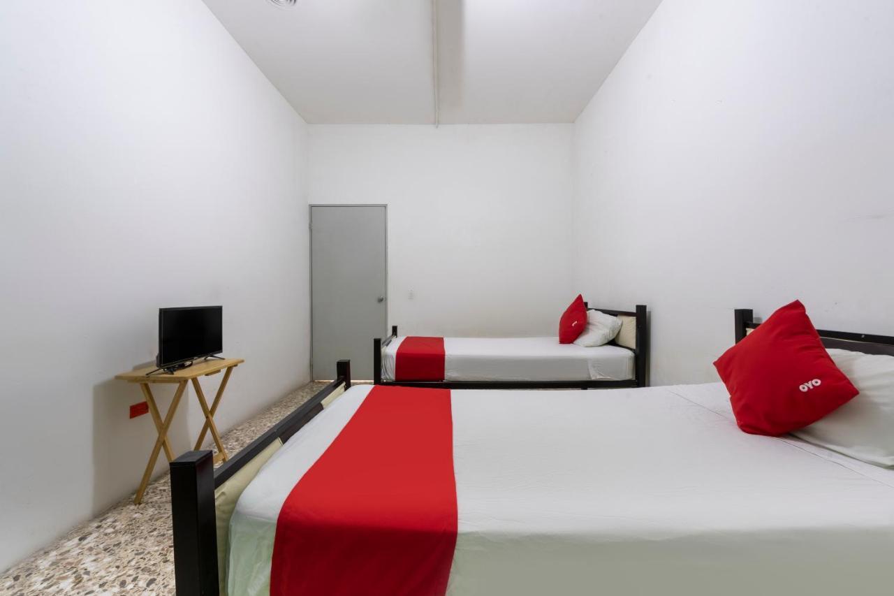 Adhoc Sf Hotel 2*