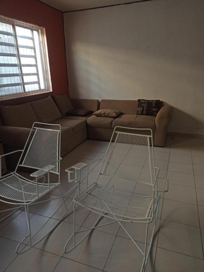 A 10 Min. Del Aeropuerto Internacional De Apartment