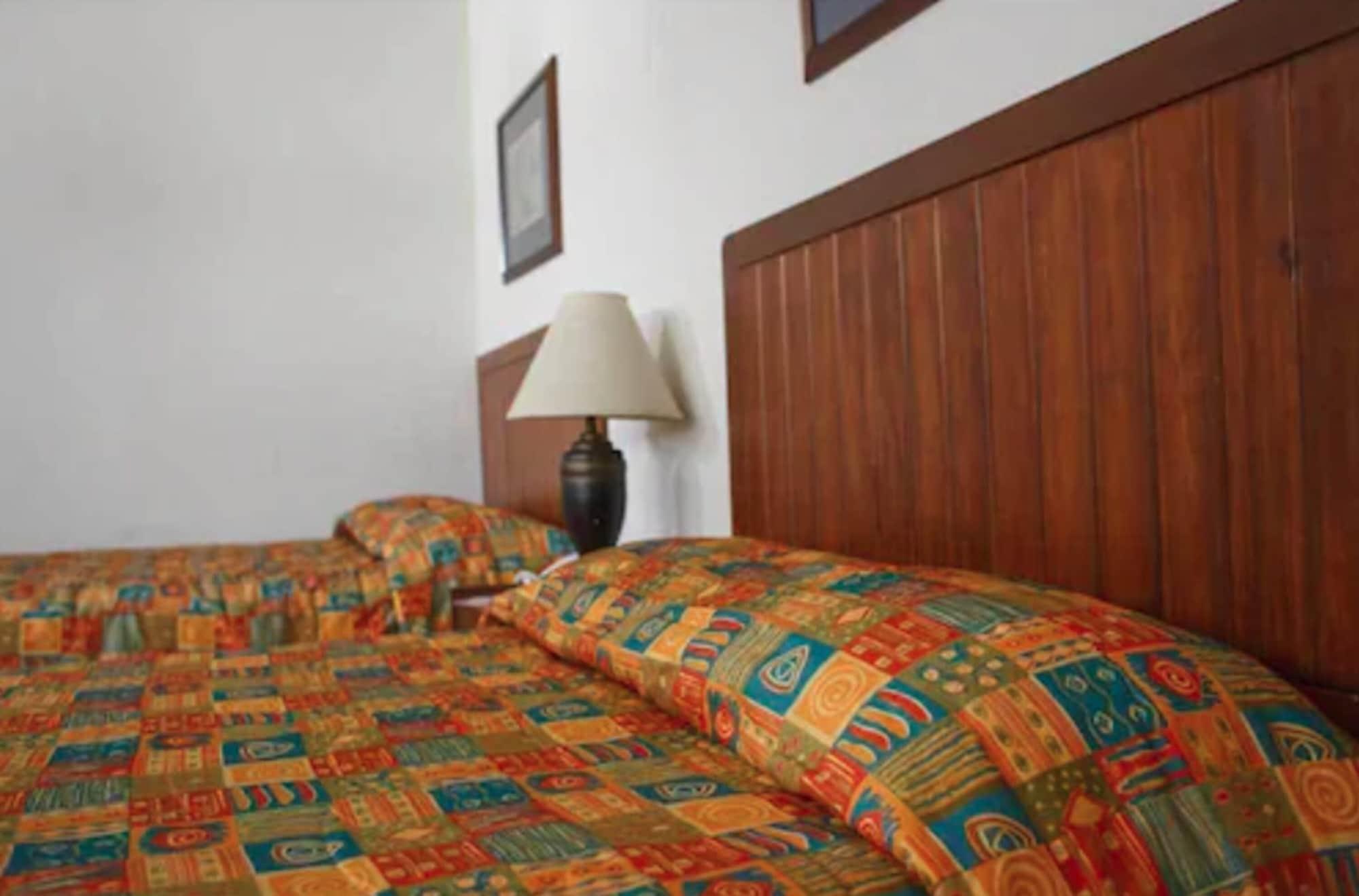 Fiesta Versalles Hotel