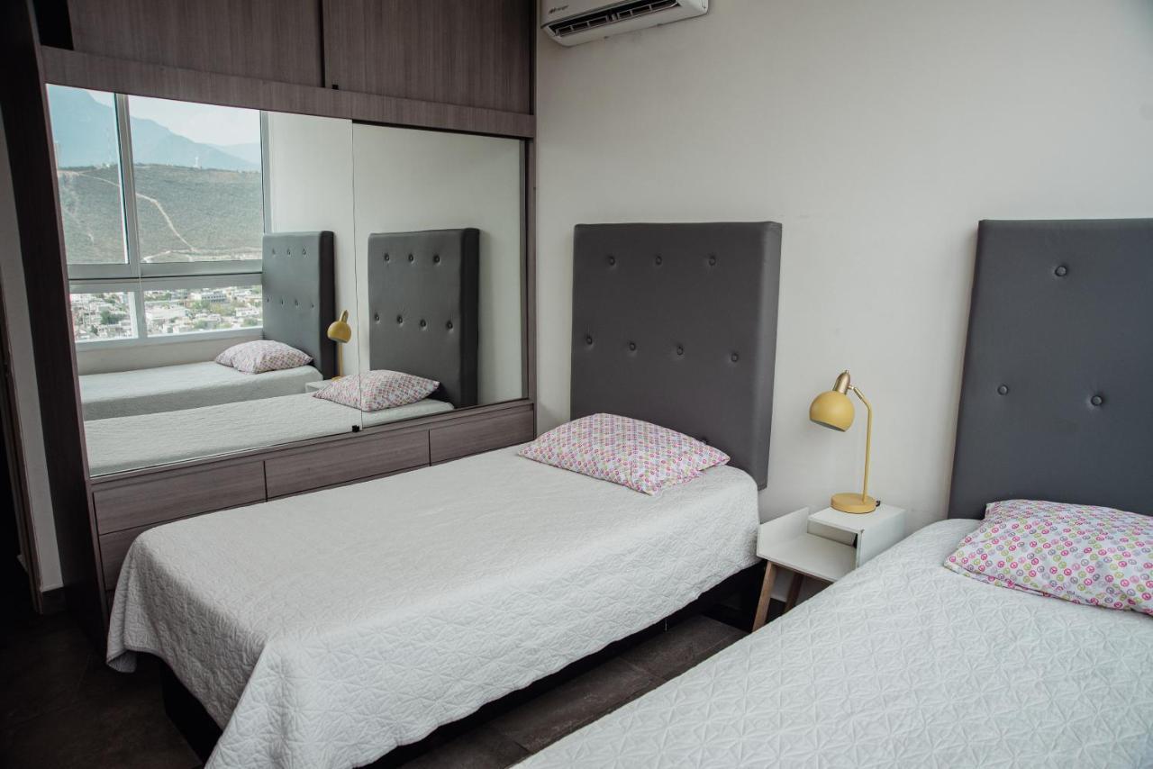 Stylish Panoramic Views Loft *