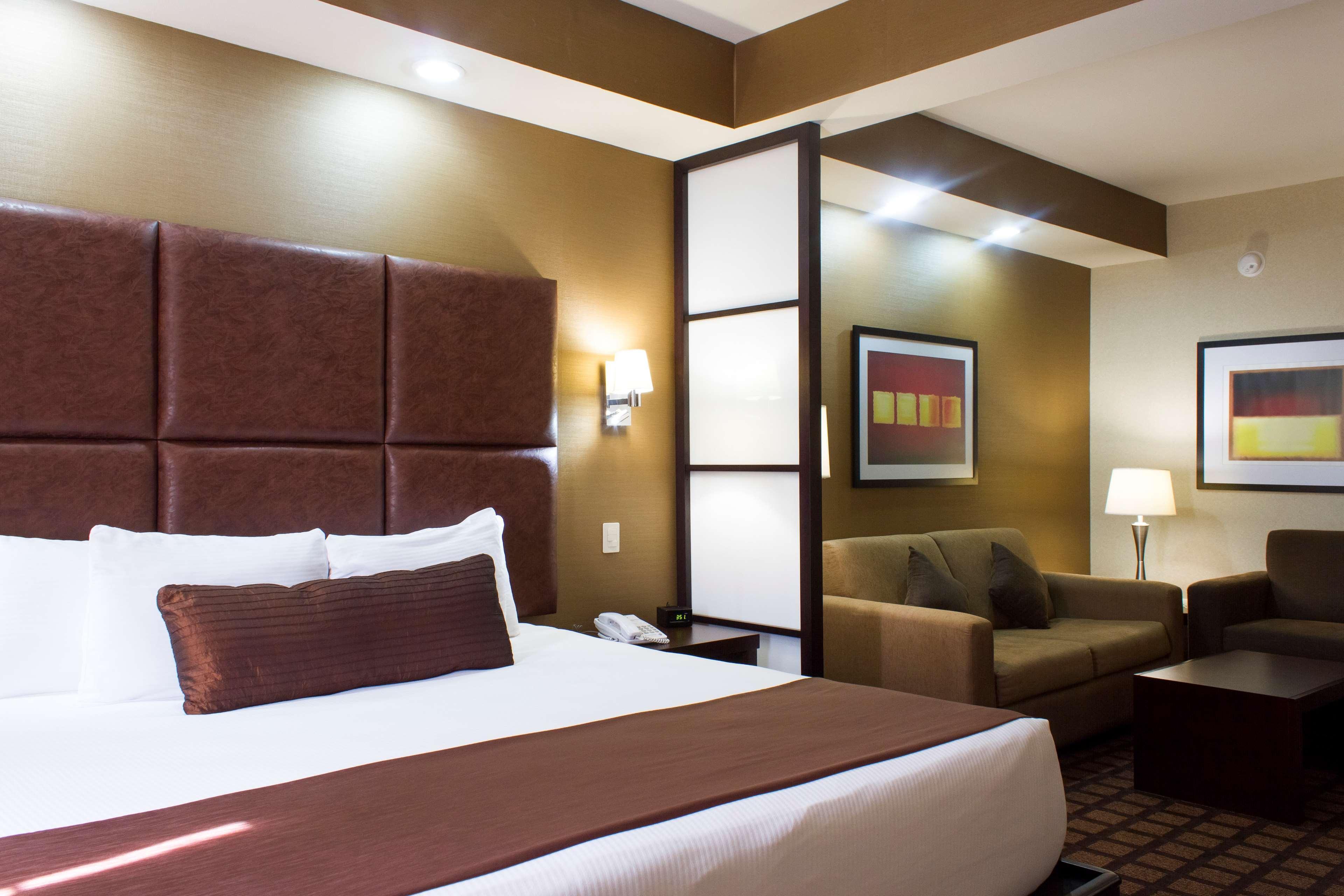 Hotel Western Premier Aeropuerto 5*