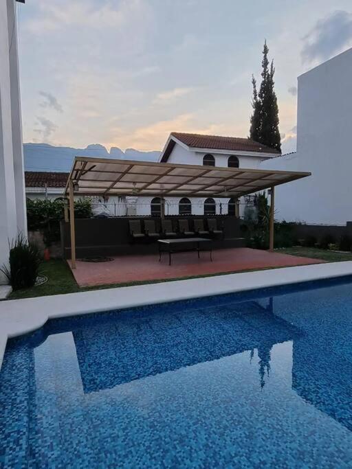 Hermoso Dpto A Pasos Del Fashion Drive C/alberca Apartment Monterrey