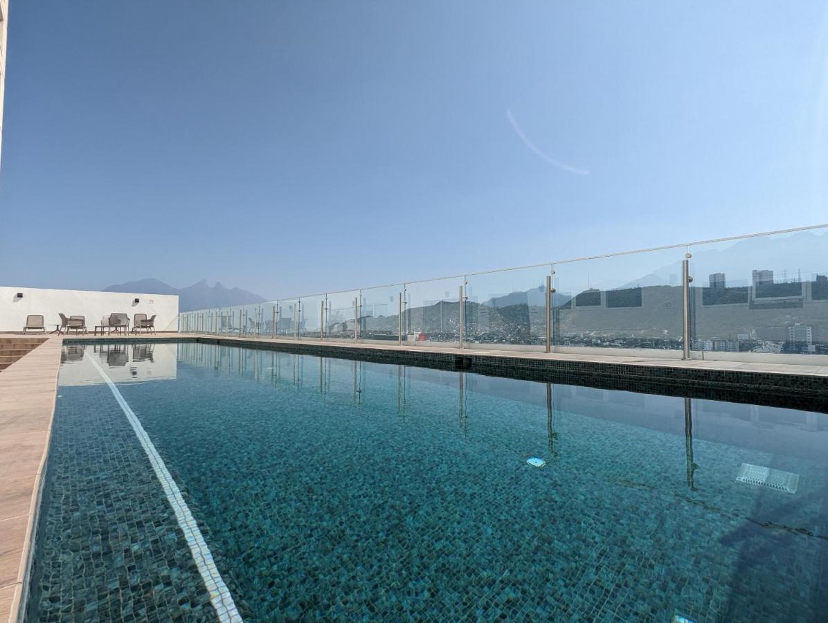 Stylish Panoramic Views Loft
