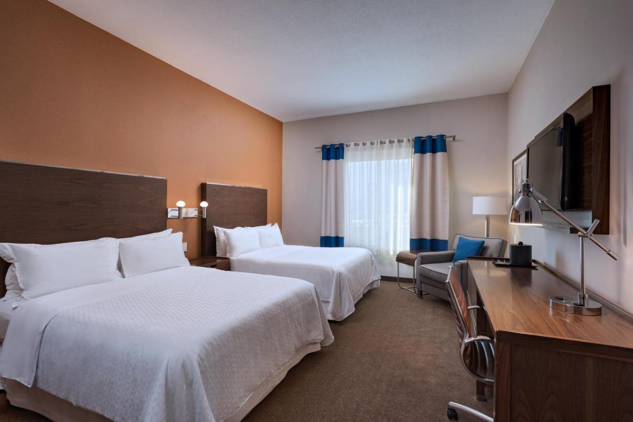 Four Points By Sheraton Galerias
