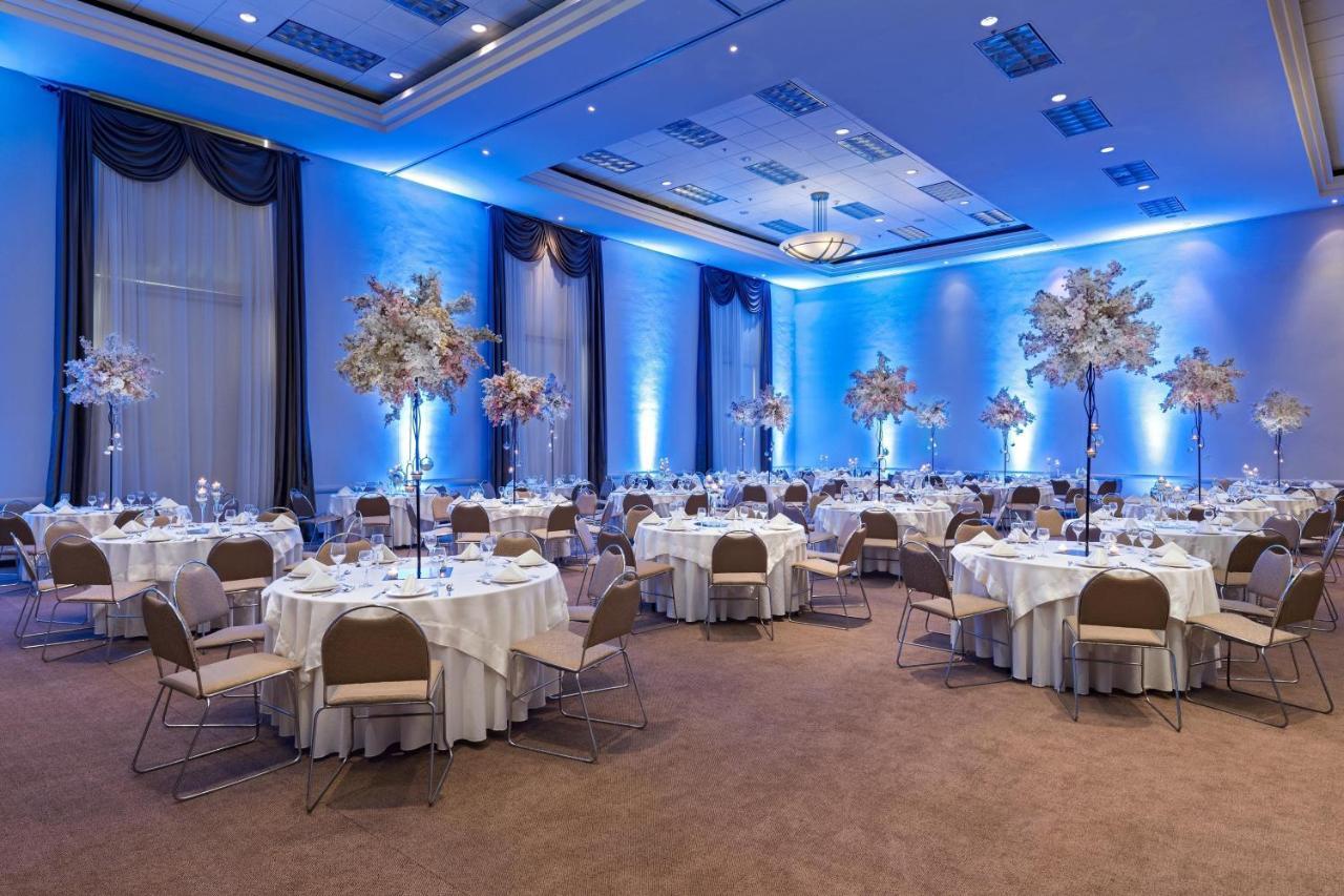 Four Points By Sheraton Galerias