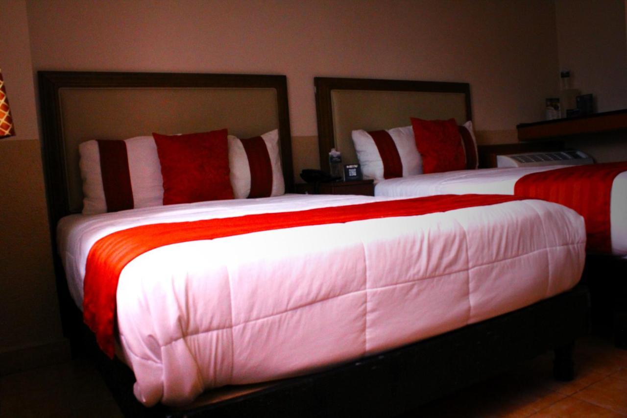 El Regio Hotel *