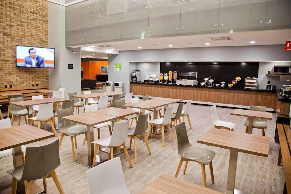 Hotel Express By Marriott Nuevo Sur