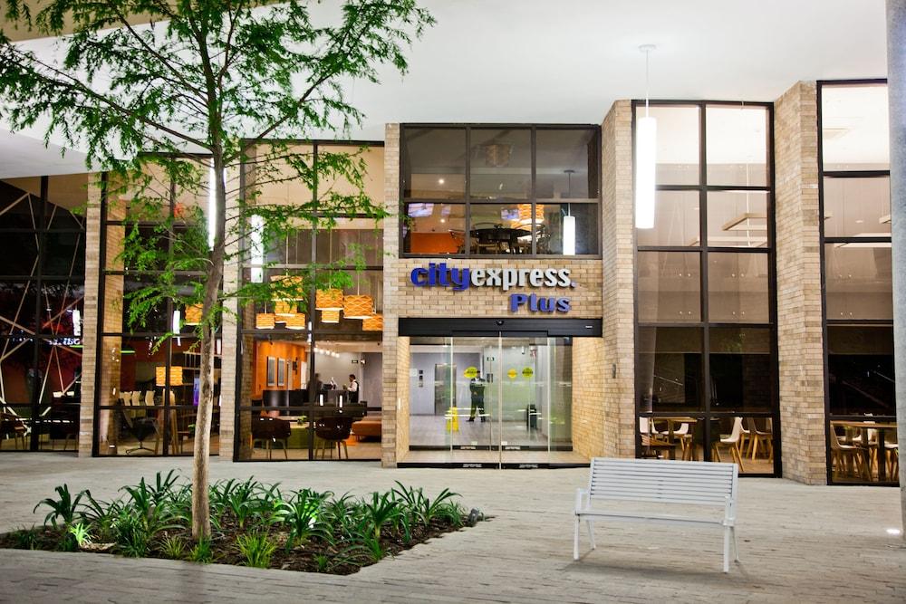 Hotel Express By Marriott Nuevo Sur