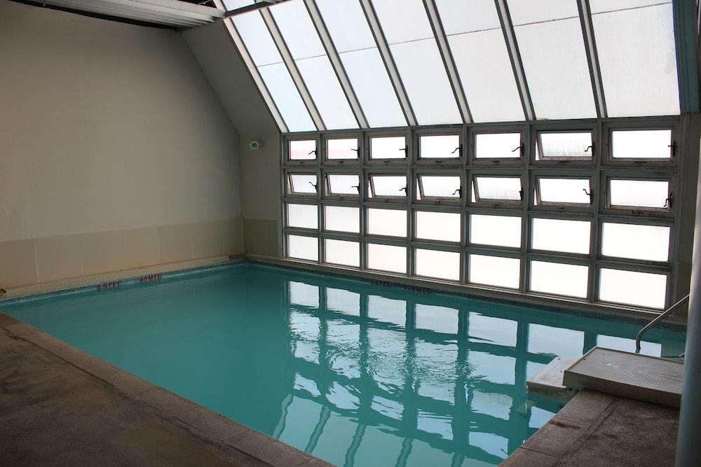 Hotel Macroplaza 4*