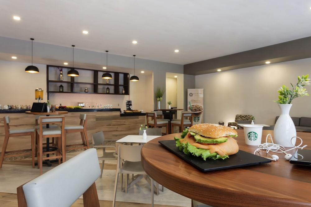 Krystal Urban San Jeronimo Hotel 4*