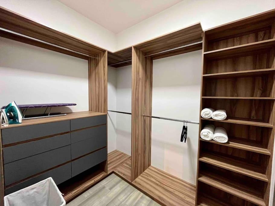 Amplia Casa De 5 Habitaciones, Estilo, Confort Y Diseno Unico Garantizados * Monterrey