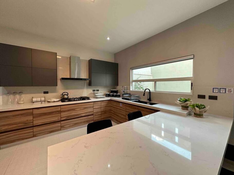 Сasa de vacaciones Amplia Casa De 5 Habitaciones, Estilo, Confort Y Diseno Unico Garantizados Monterrey