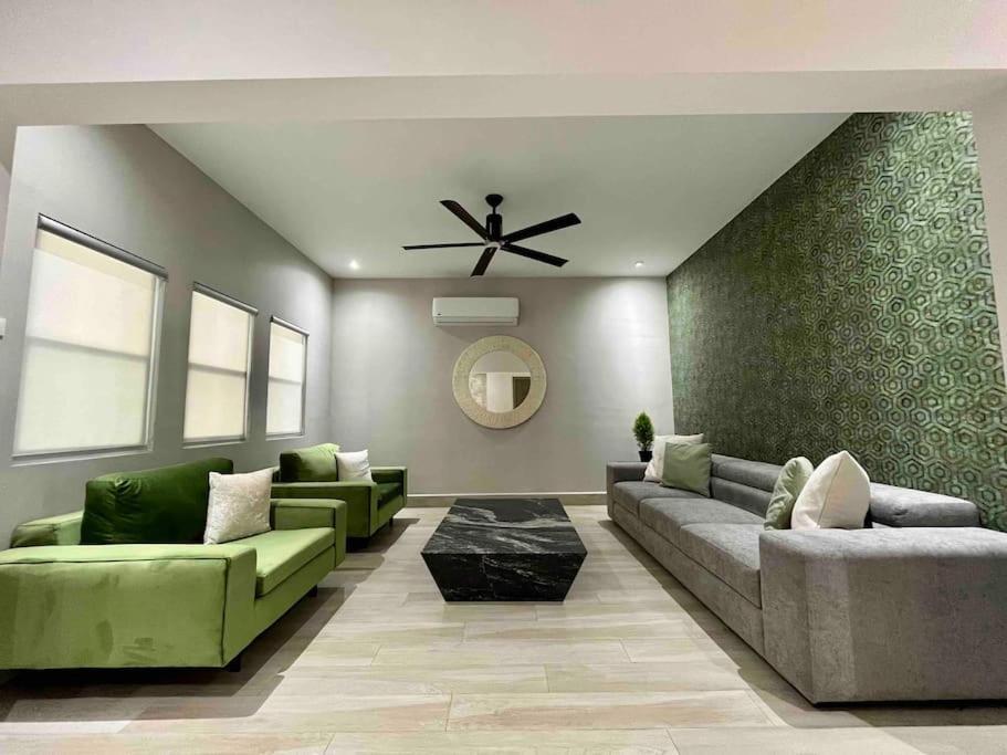 Amplia Casa De 5 Habitaciones, Estilo, Confort Y Diseno Unico Garantizados *