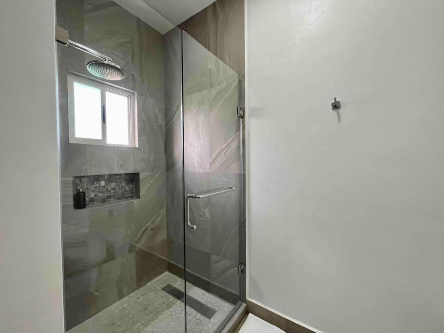 Сasa de vacaciones Amplia Casa De 5 Habitaciones, Estilo, Confort Y Diseno Unico Garantizados Monterrey