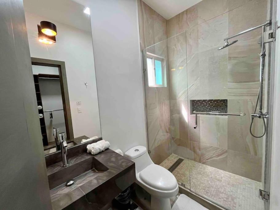 Amplia Casa De 5 Habitaciones, Estilo, Confort Y Diseno Unico Garantizados * Monterrey