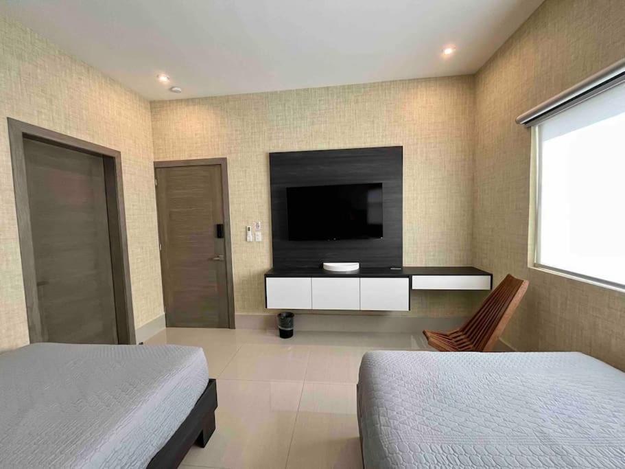 Amplia Casa De 5 Habitaciones, Estilo, Confort Y Diseno Unico Garantizados * Monterrey