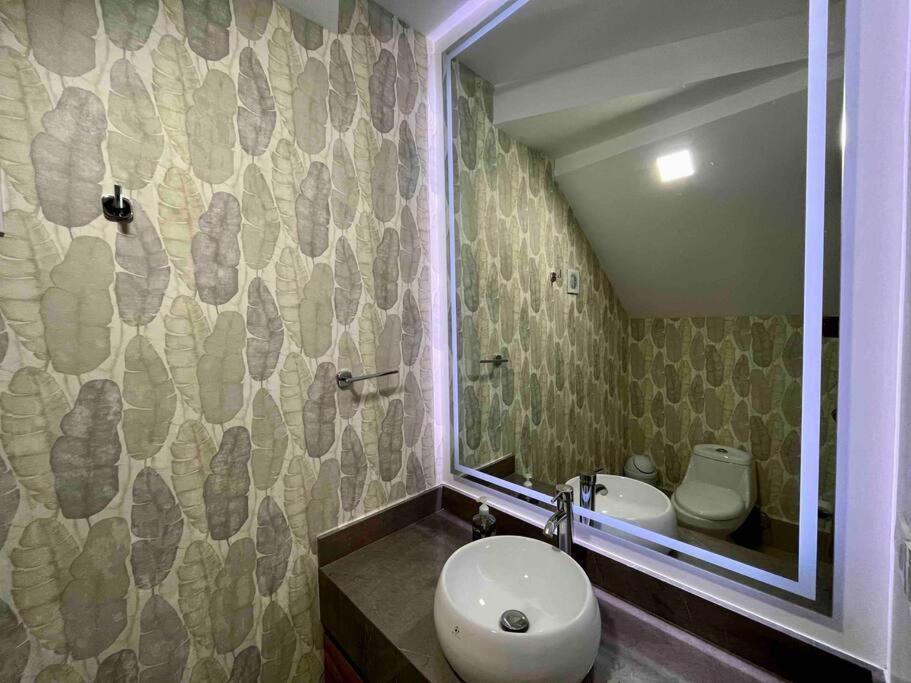 Amplia Casa De 5 Habitaciones, Estilo, Confort Y Diseno Unico Garantizados * Monterrey