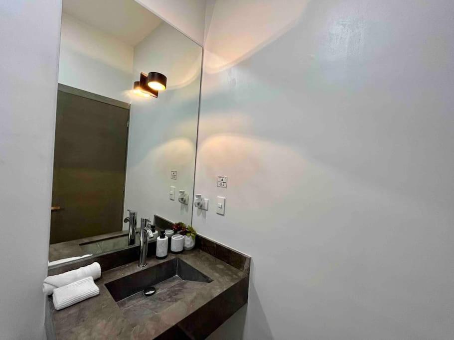Amplia Casa De 5 Habitaciones, Estilo, Confort Y Diseno Unico Garantizados Monterrey