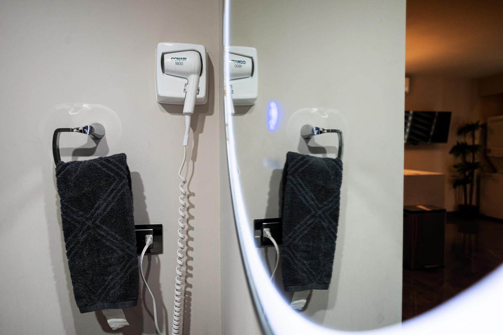 Depa Frente A Fundidora, Cintermex, Arena Mty Apartment *