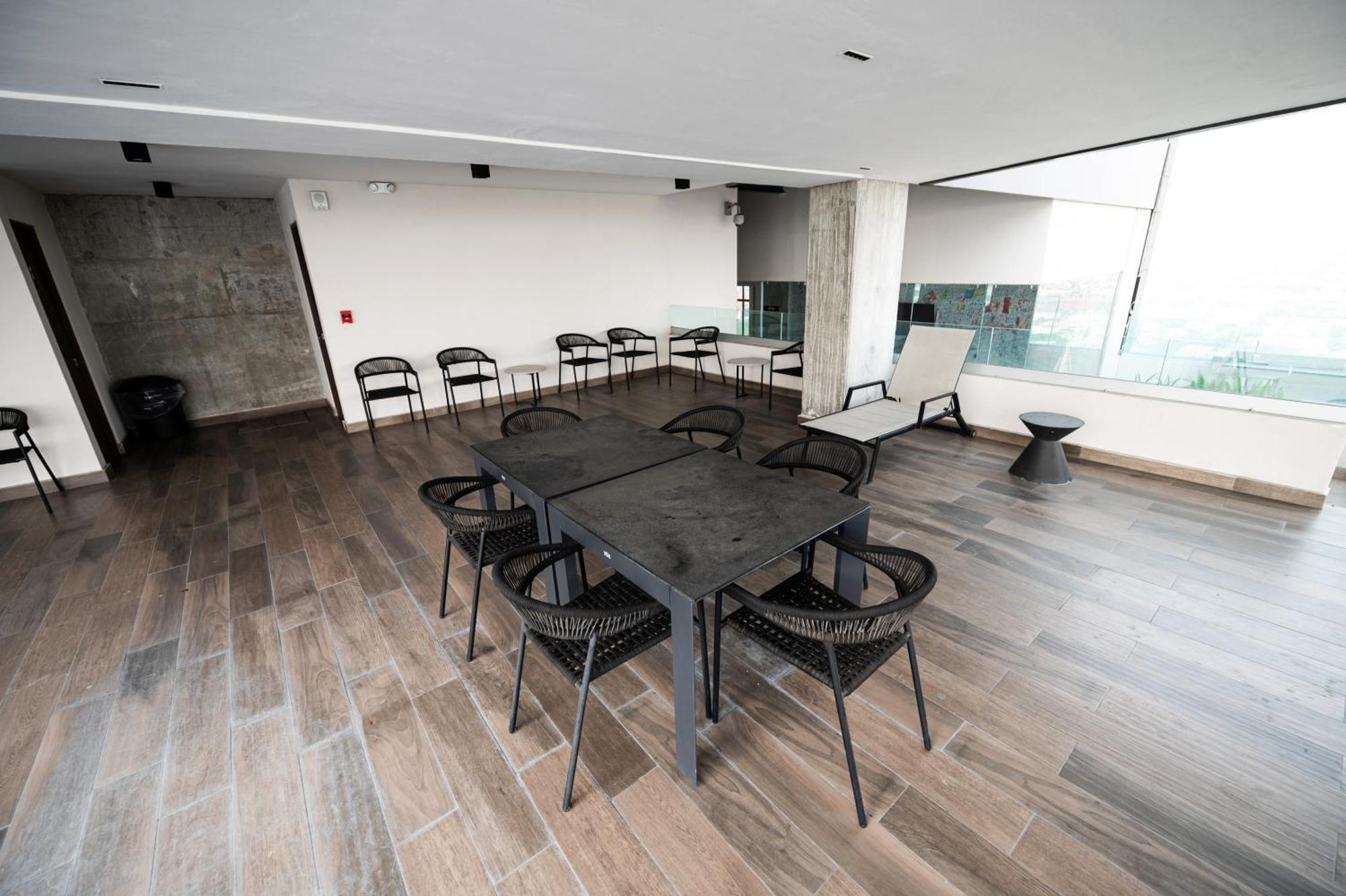 Depa Frente A Fundidora, Cintermex, Arena Mty Apartment *