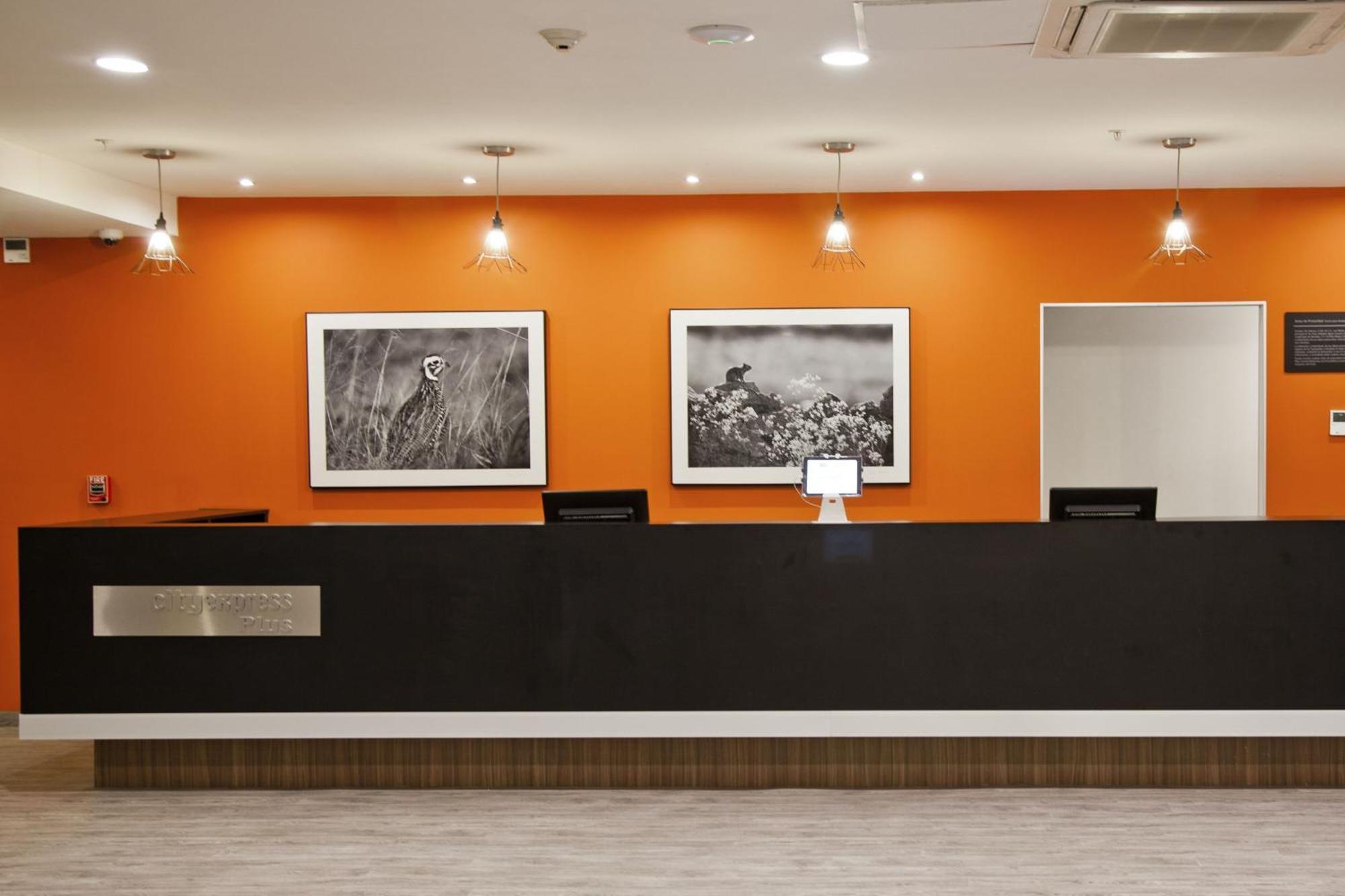 Hotel Express By Marriott Nuevo Sur