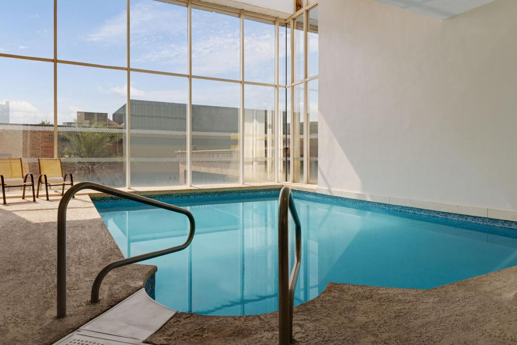 Four Points By Sheraton Galerias