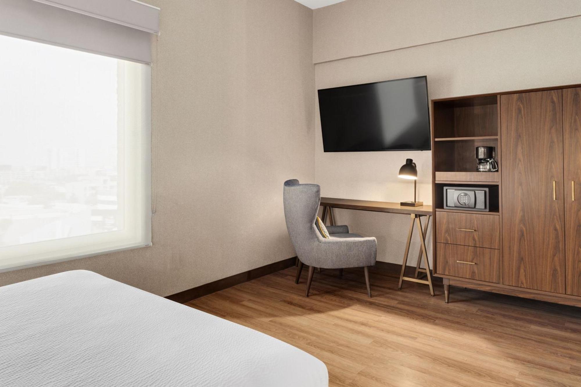 Four Points By Sheraton Galerias 5*