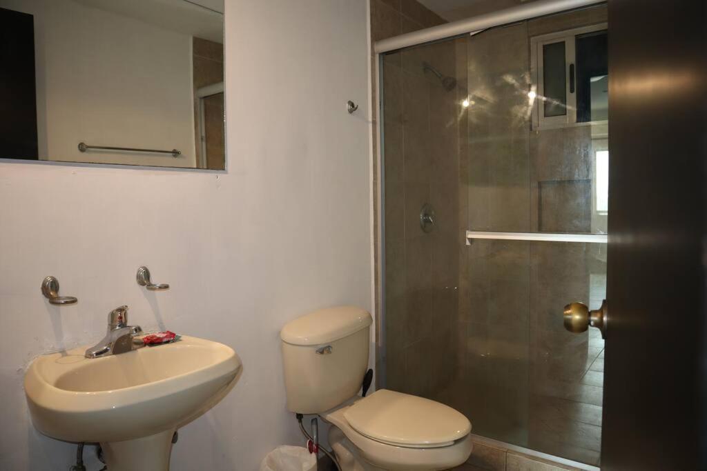 Apartamento Amplio Depa 10 Min Parque Fundidora, Estadio Bbva - Lv5 - Monterrey
