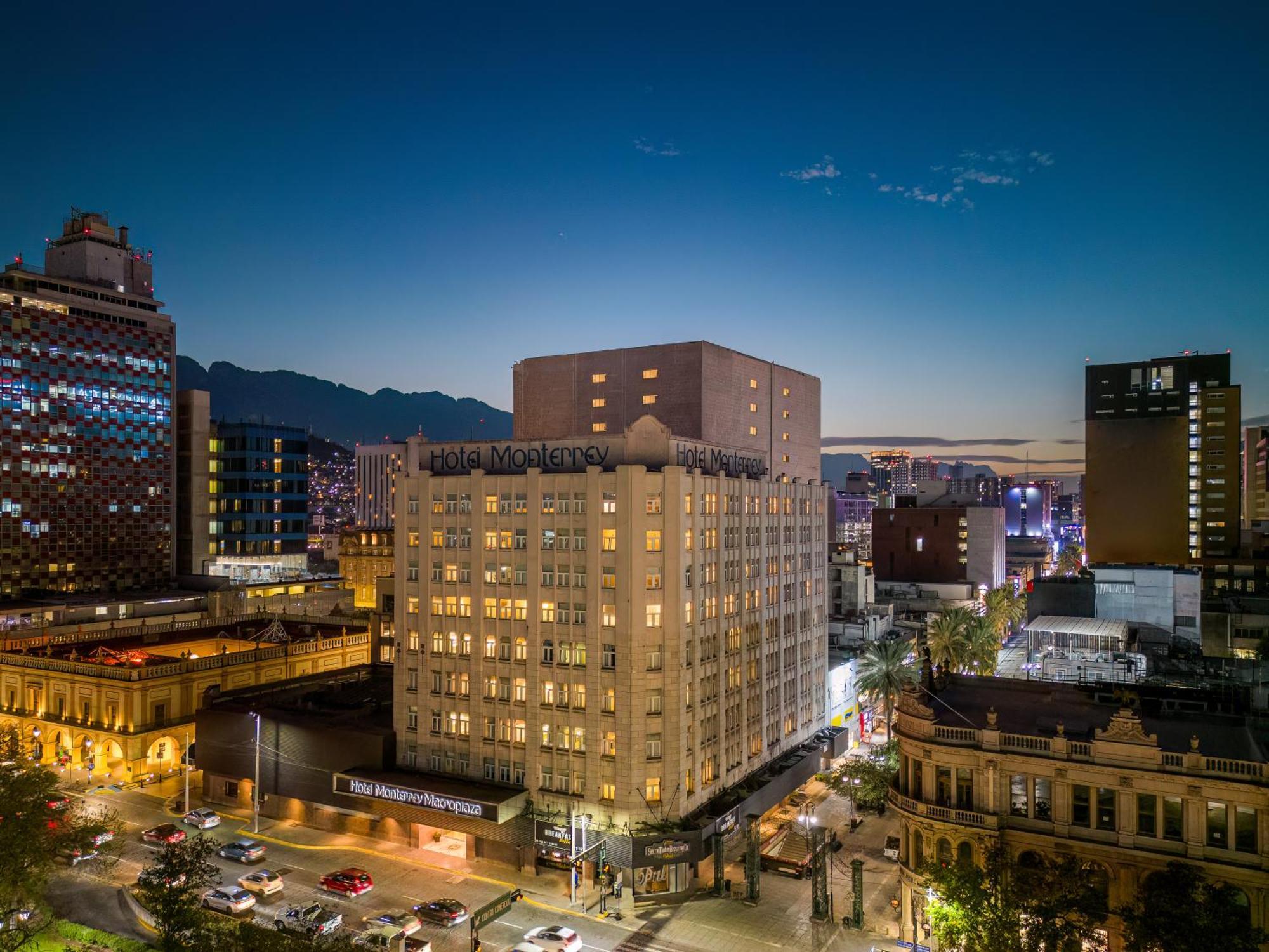 Hotel Macroplaza
